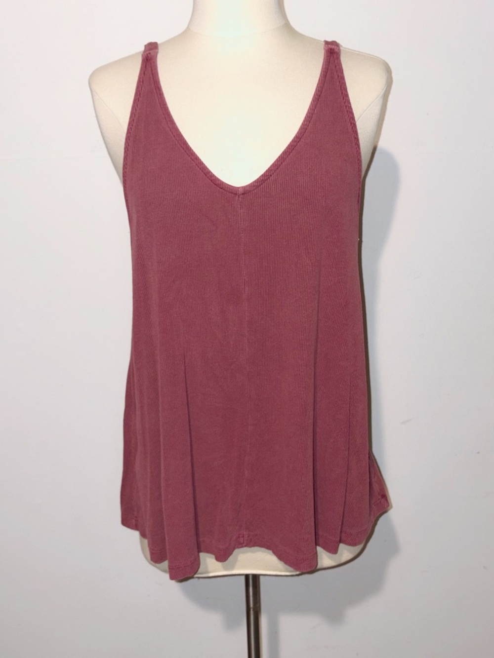 Boutique V-Neck Mineral Washed Swing Ribbed Tank Top - Mauve